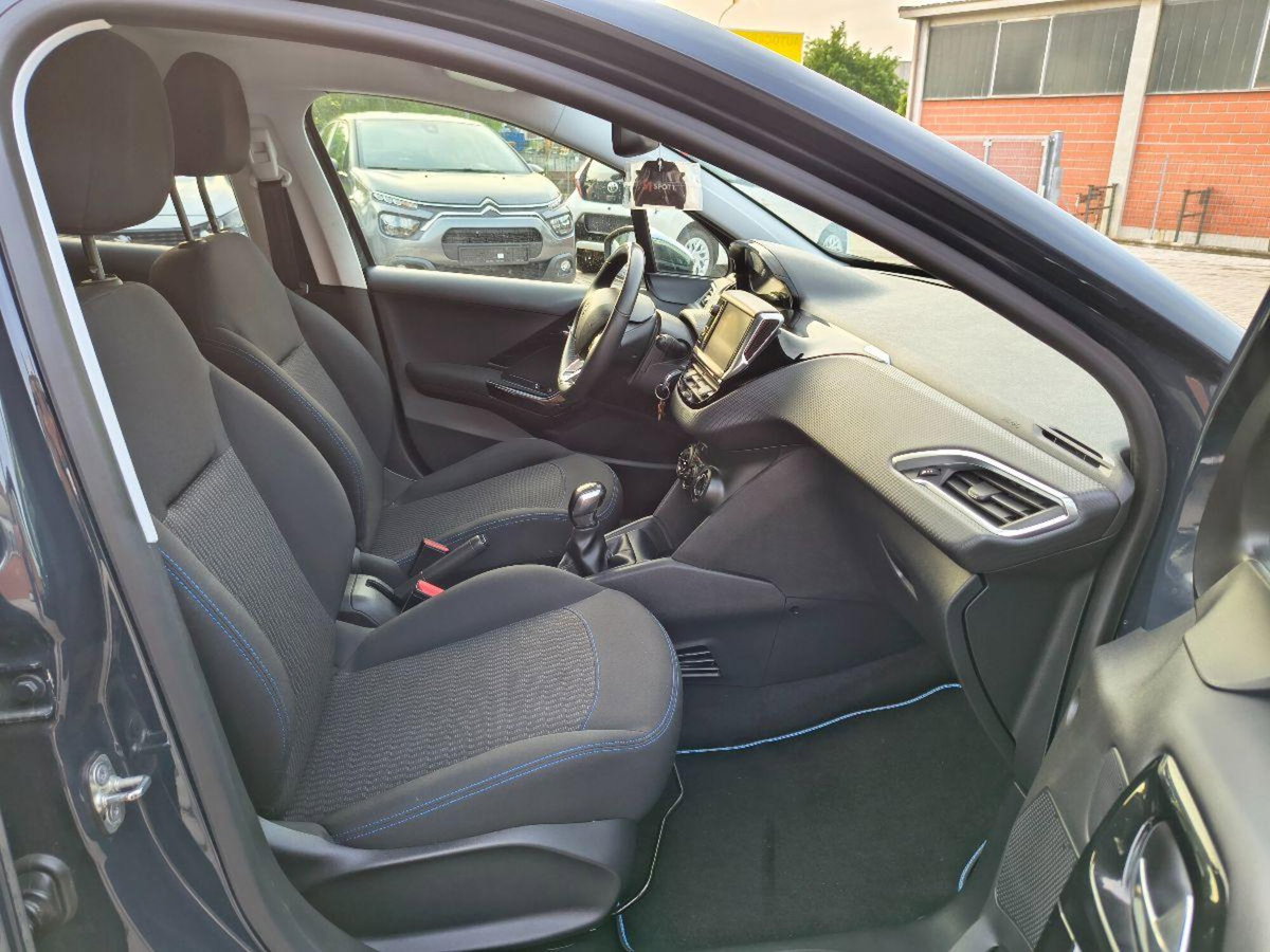 Peugeot 208 82 5 porte Allure (10)