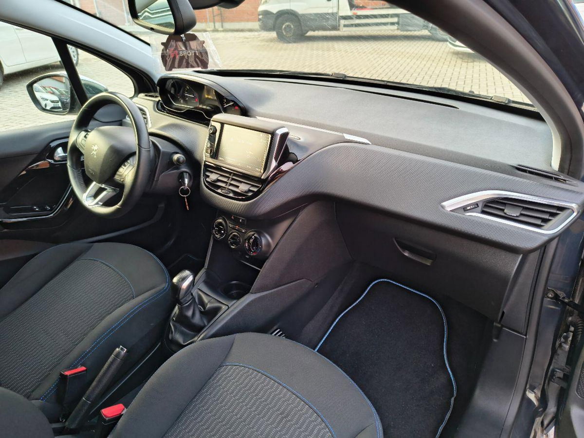 Peugeot 208 82 5 porte Allure (11)