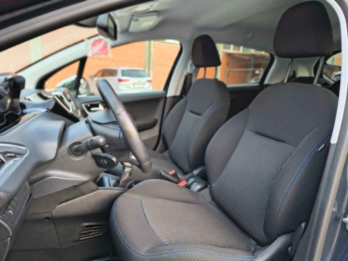 Peugeot 208 82 5 porte Allure (16)