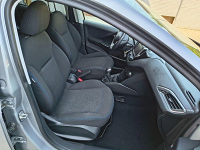 Peugeot 208 82 5 porte Touch (10)