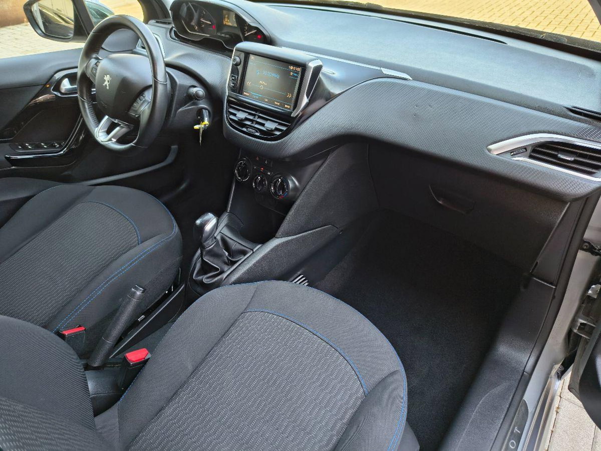 Peugeot 208 82 5 porte Touch (11)