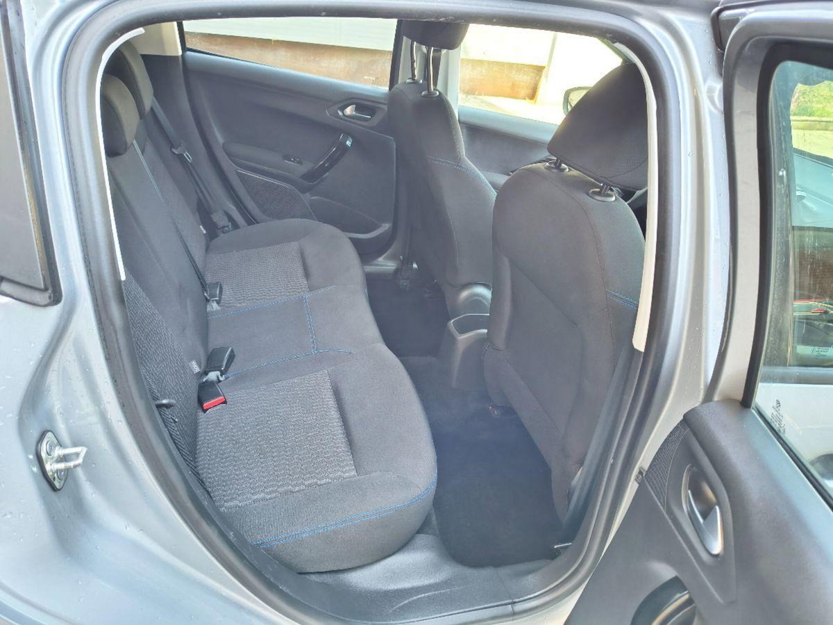 Peugeot 208 82 5 porte Touch (12)