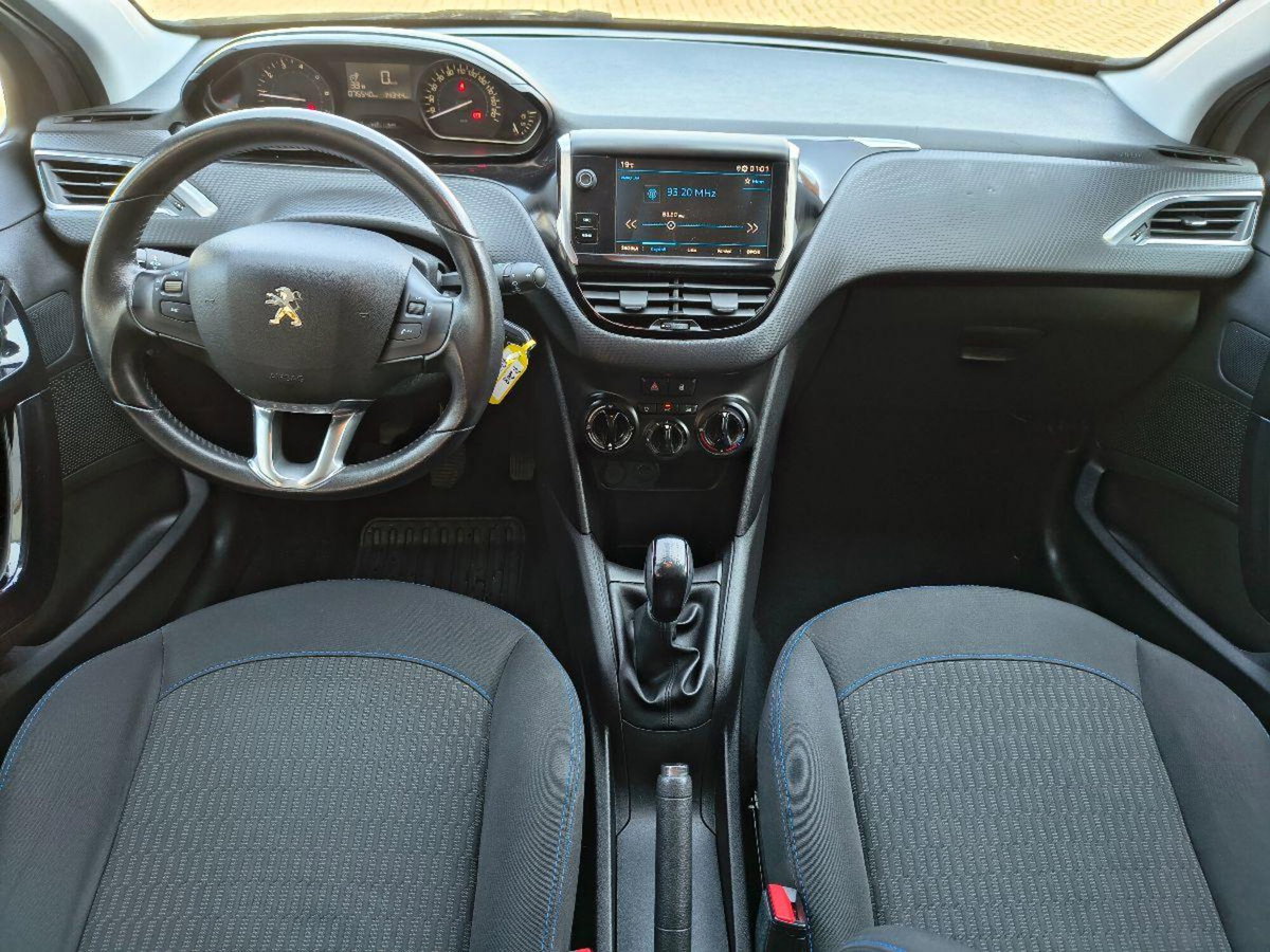 Peugeot 208 82 5 porte Touch (14)