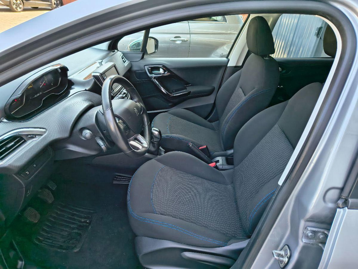 Peugeot 208 82 5 porte Touch (17)