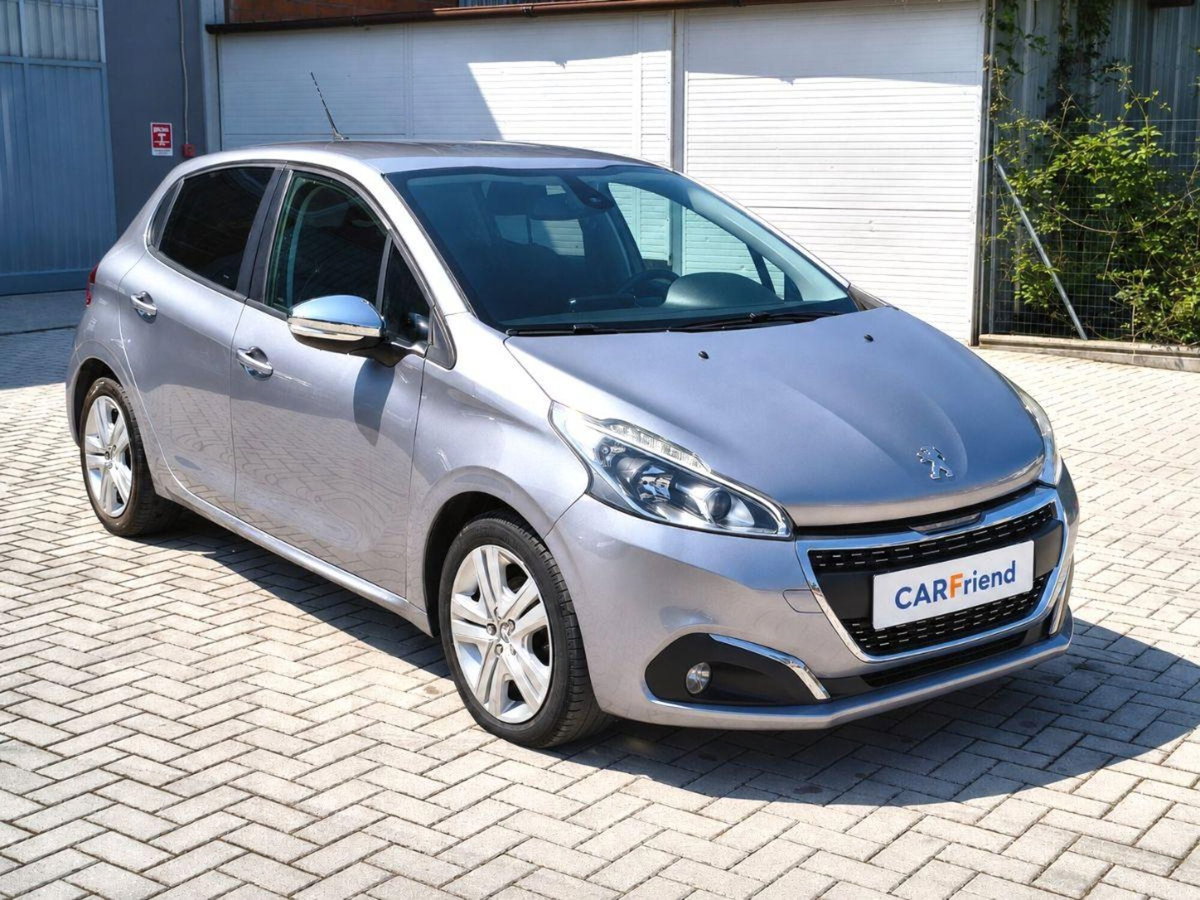 Peugeot 208 82 5 porte Touch (2)