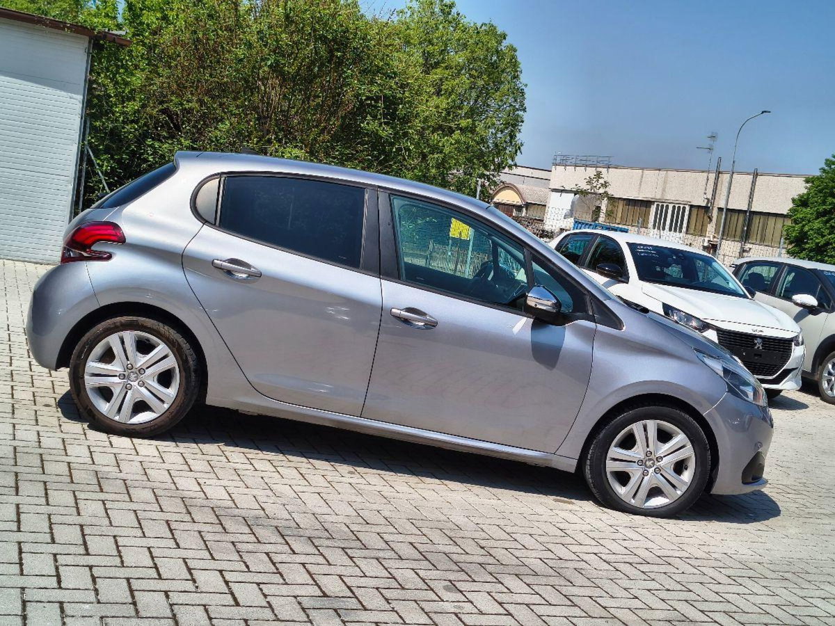 Peugeot 208 82 5 porte Touch (9)