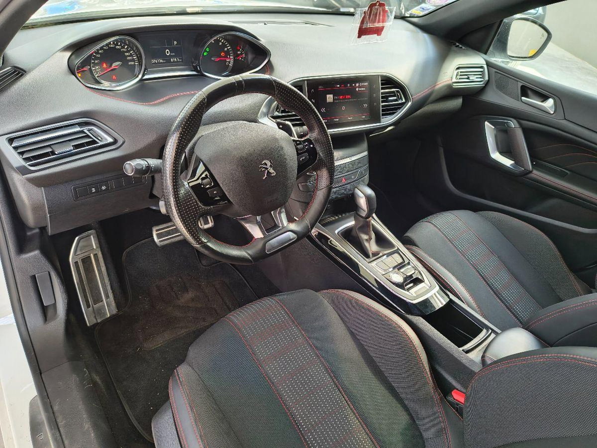 Peugeot 308 PureTech Turbo 130 S&S EAT6 GT Line (16)