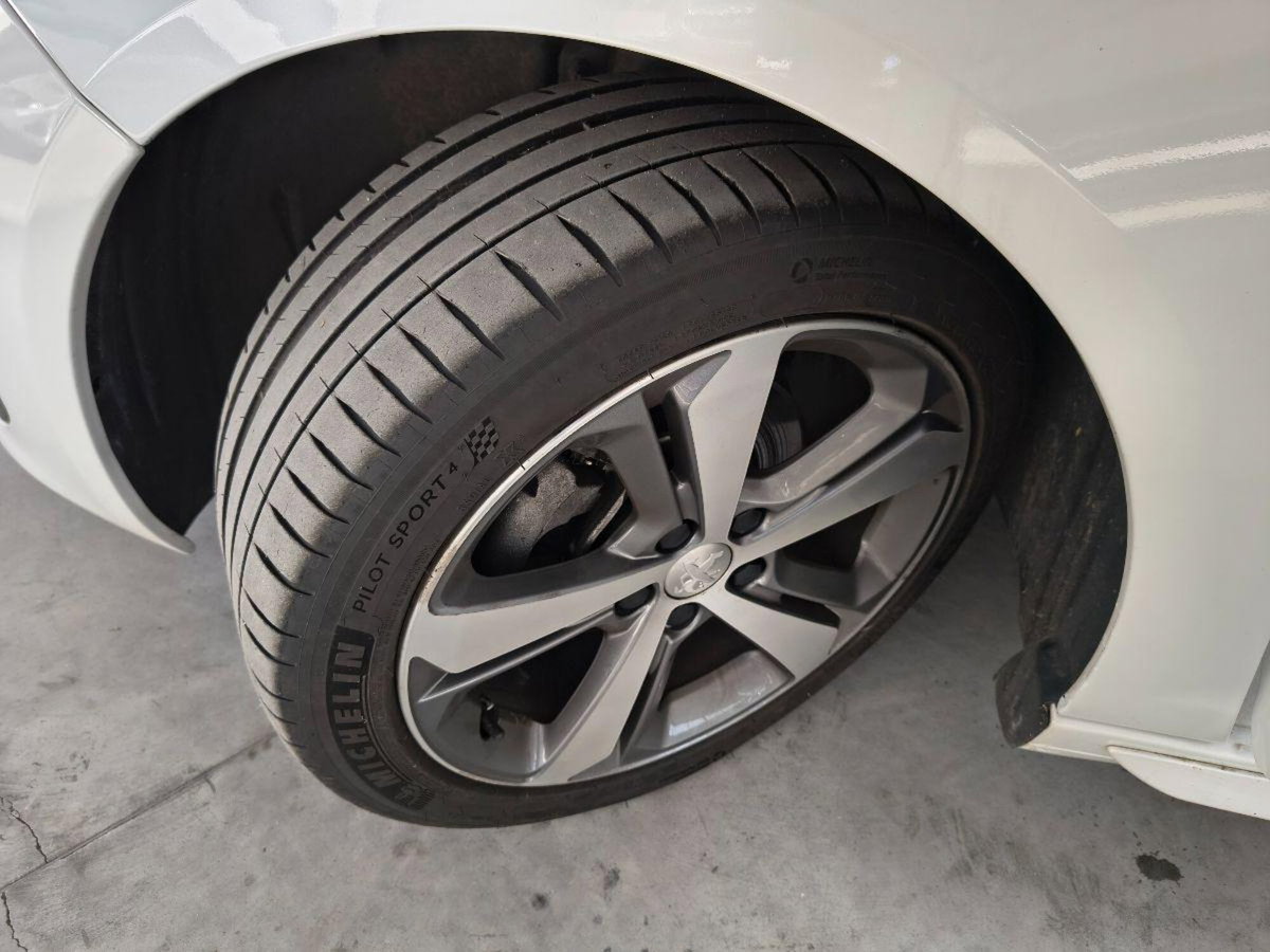 Peugeot 308 PureTech Turbo 130 S&S EAT6 GT Line (17)