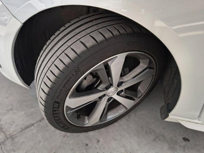 Peugeot 308 PureTech Turbo 130 S&S EAT6 GT Line (17)