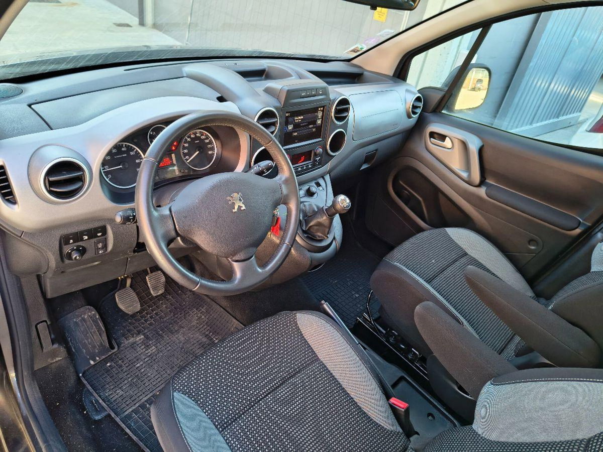 Peugeot Partner VTi 120 Outdoor (19)