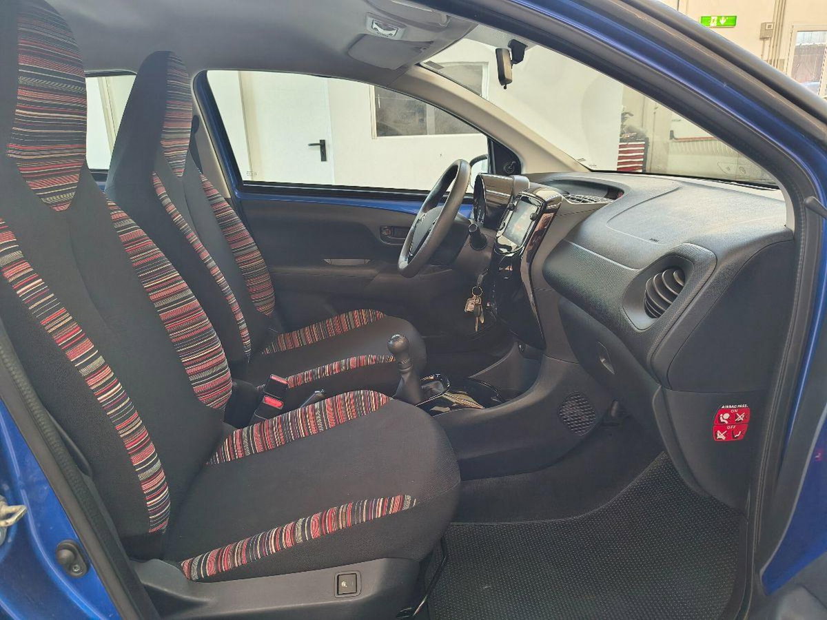Citroen C1 C1 VTi 72 5 porte Live (9)