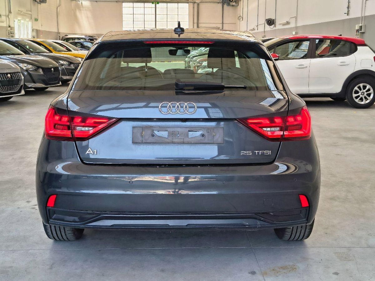 Audi A1 Sportback 25 TFSI Admired (6)