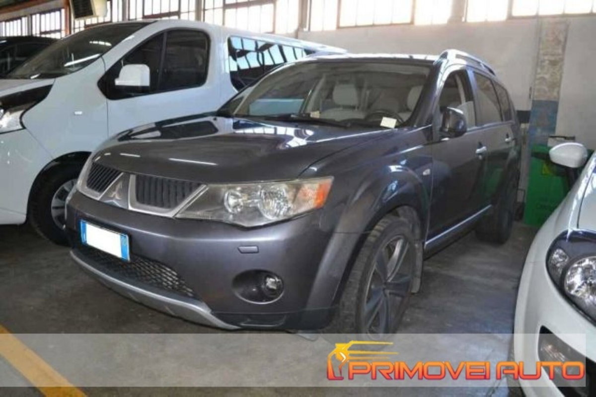 Mitsubishi Outlander 2.0 DI-D Instyle 7 p.ti DPF