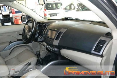 Mitsubishi Outlander 2.0 DI-D Instyle 7 p.ti DPF (10)