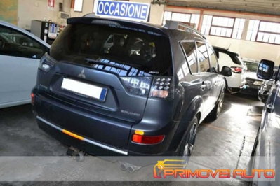 Mitsubishi Outlander 2.0 DI-D Instyle 7 p.ti DPF (11)