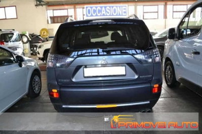 Mitsubishi Outlander 2.0 DI-D Instyle 7 p.ti DPF (2)