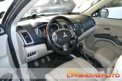 Mitsubishi Outlander 2.0 DI-D Instyle 7 p.ti DPF (6)
