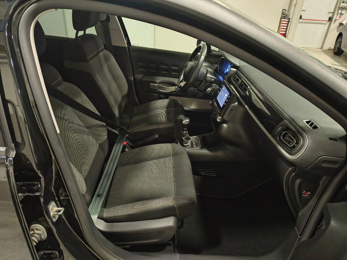 Citroen C3 PureTech 110 S&S Shine (9)