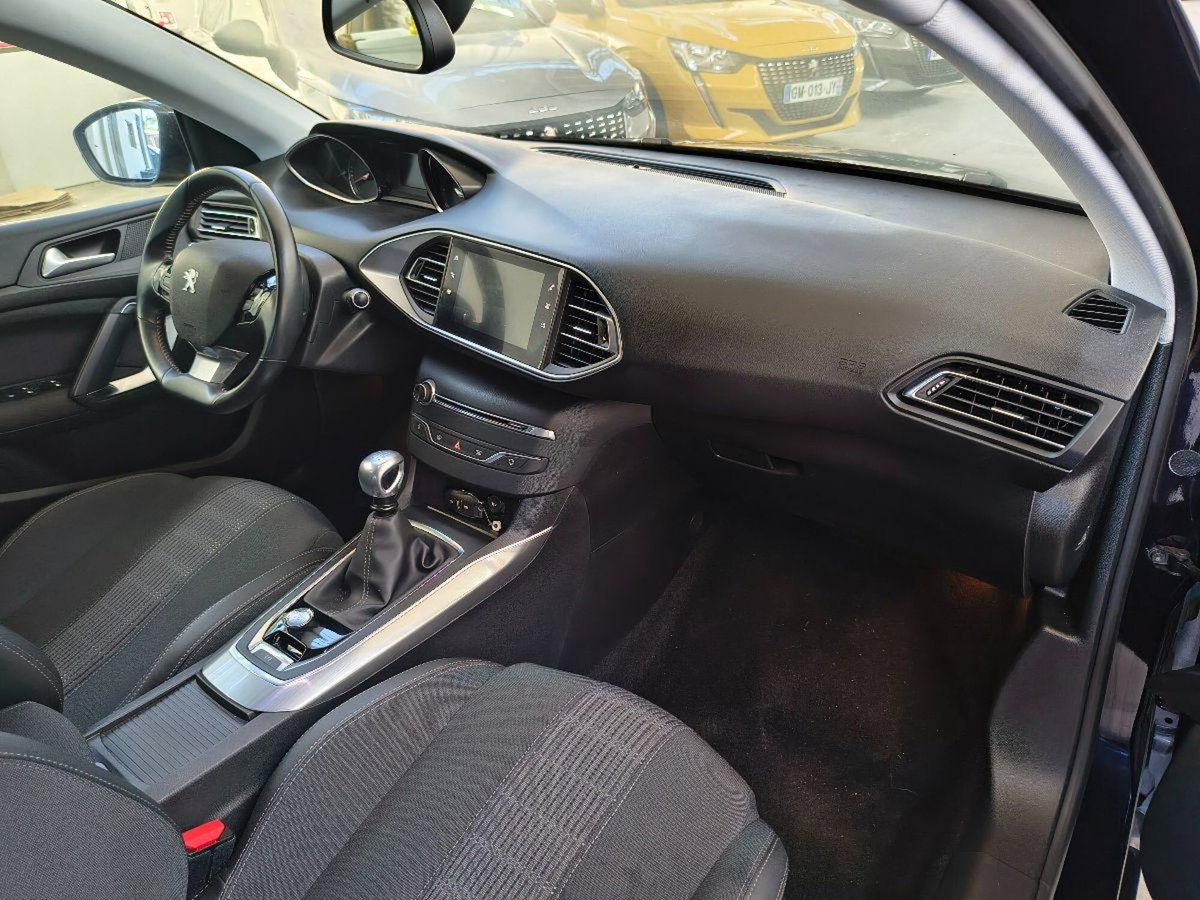 Peugeot 308 PureTech Turbo 130 S&S Allure Pack (10)