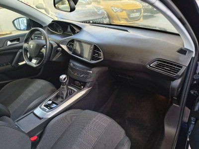 Peugeot 308 PureTech Turbo 130 S&S Allure Pack (10)