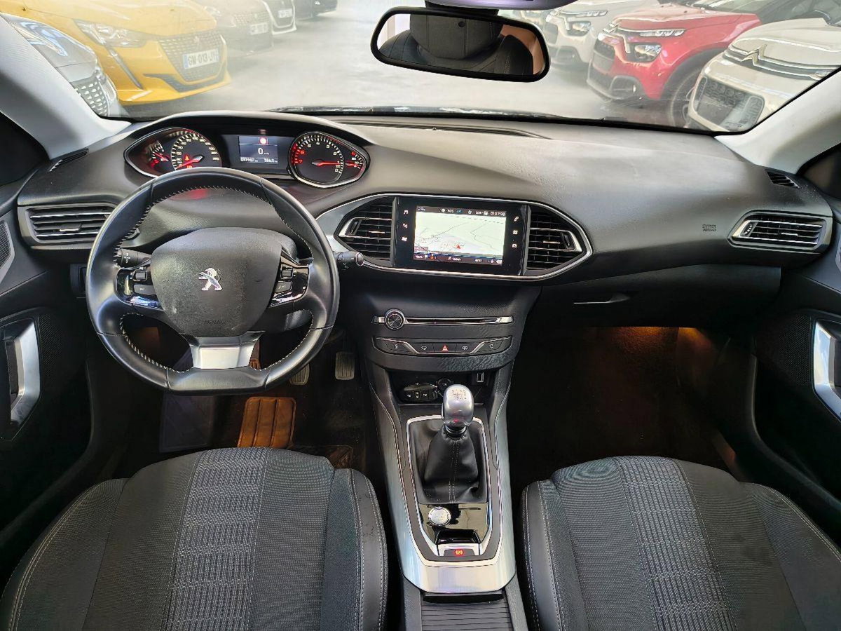 Peugeot 308 PureTech Turbo 130 S&S Allure Pack (13)
