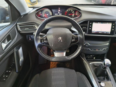 Peugeot 308 PureTech Turbo 130 S&S Allure Pack (14)