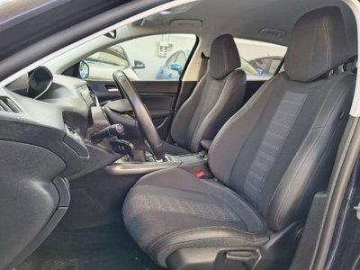 Peugeot 308 PureTech Turbo 130 S&S Allure Pack (15)