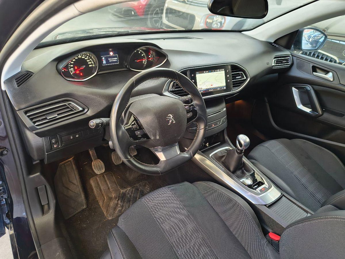 Peugeot 308 PureTech Turbo 130 S&S Allure Pack (17)