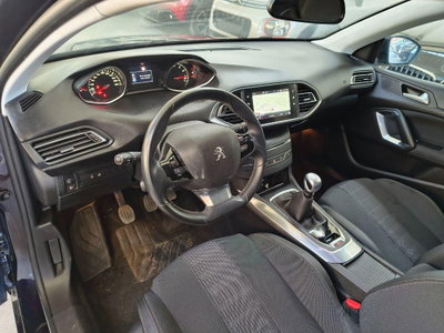 Peugeot 308 PureTech Turbo 130 S&S Allure Pack (17)
