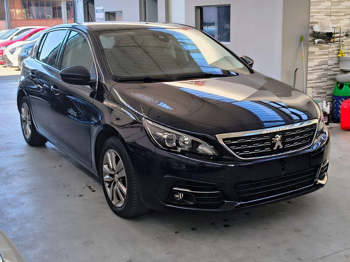 Peugeot 308 PureTech Turbo 130 S&S Allure Pack (2)