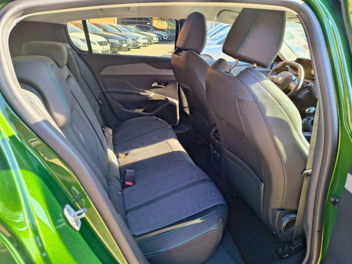Peugeot 308 PureTech Turbo 130 S&S Allure Pack (12)