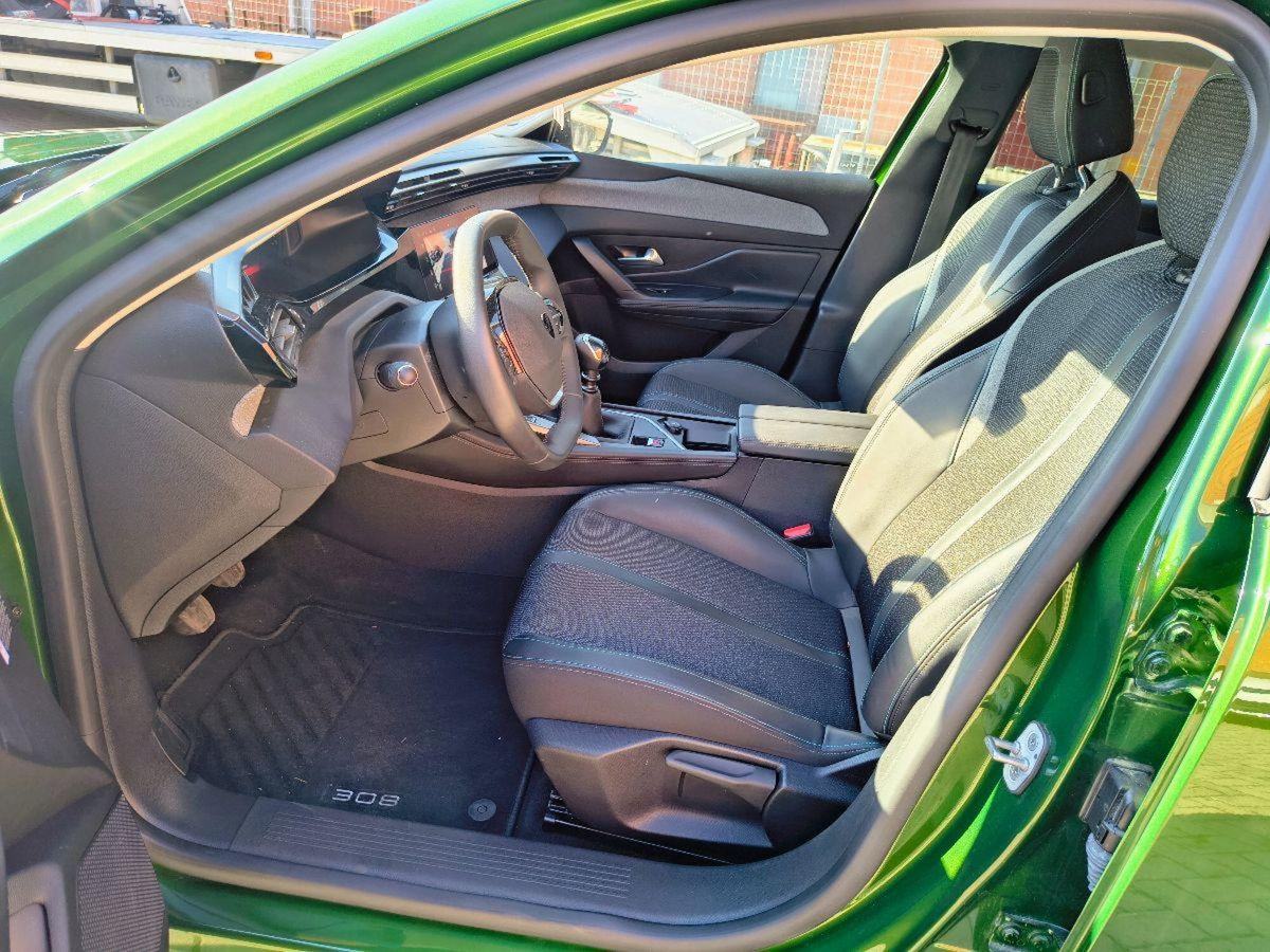 Peugeot 308 PureTech Turbo 130 S&S Allure Pack (17)