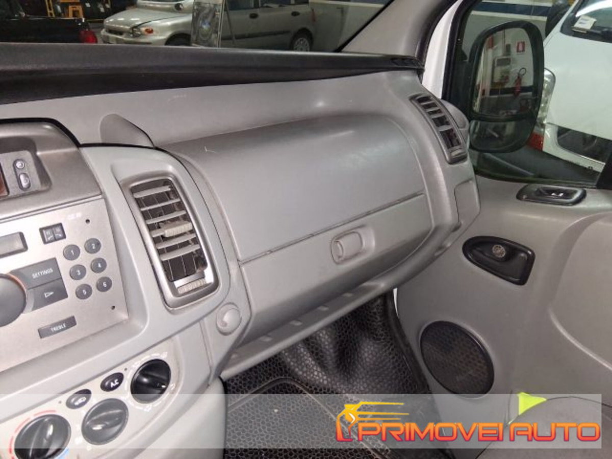 Opel Vivaro Furgone 27 2.0 CDTI PC-TN Combi 9 posti Fap (15)