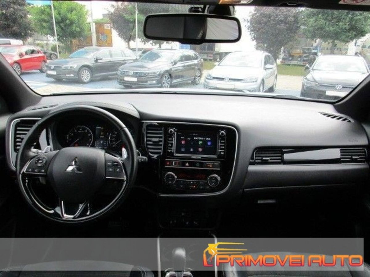 Mitsubishi Outlander 2.0 MIVEC 4WD CVT Intense