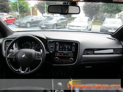 Mitsubishi Outlander 2.0 MIVEC 4WD CVT Intense usata