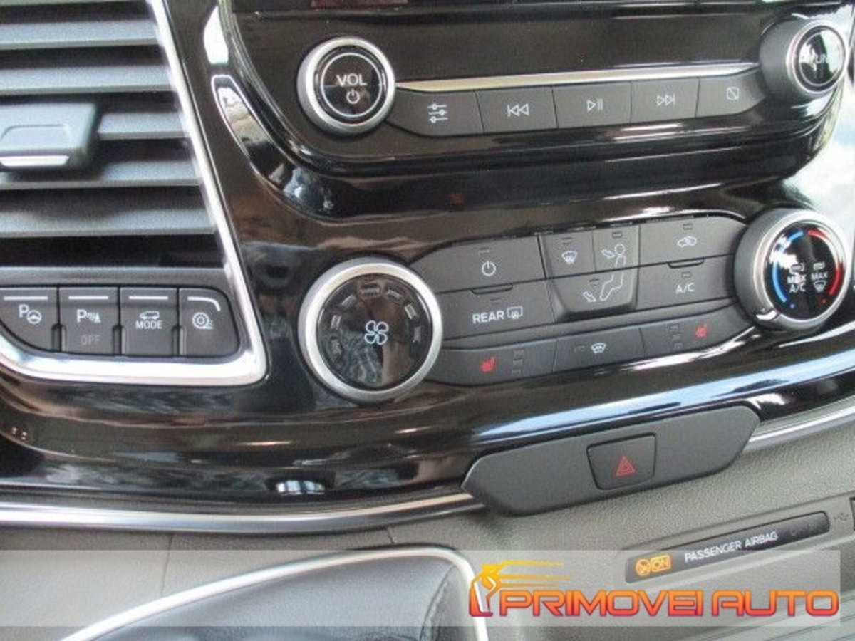 Ford Tourneo Custom 320 2.0 EcoBlue 130CV MHEV PC Titanium (13)