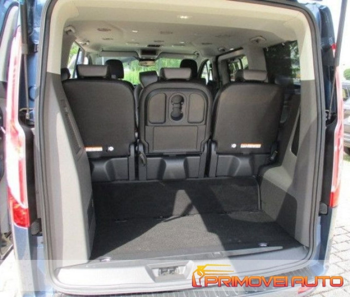 Ford Tourneo Custom 320 2.0 EcoBlue 130CV MHEV PC Titanium (14)