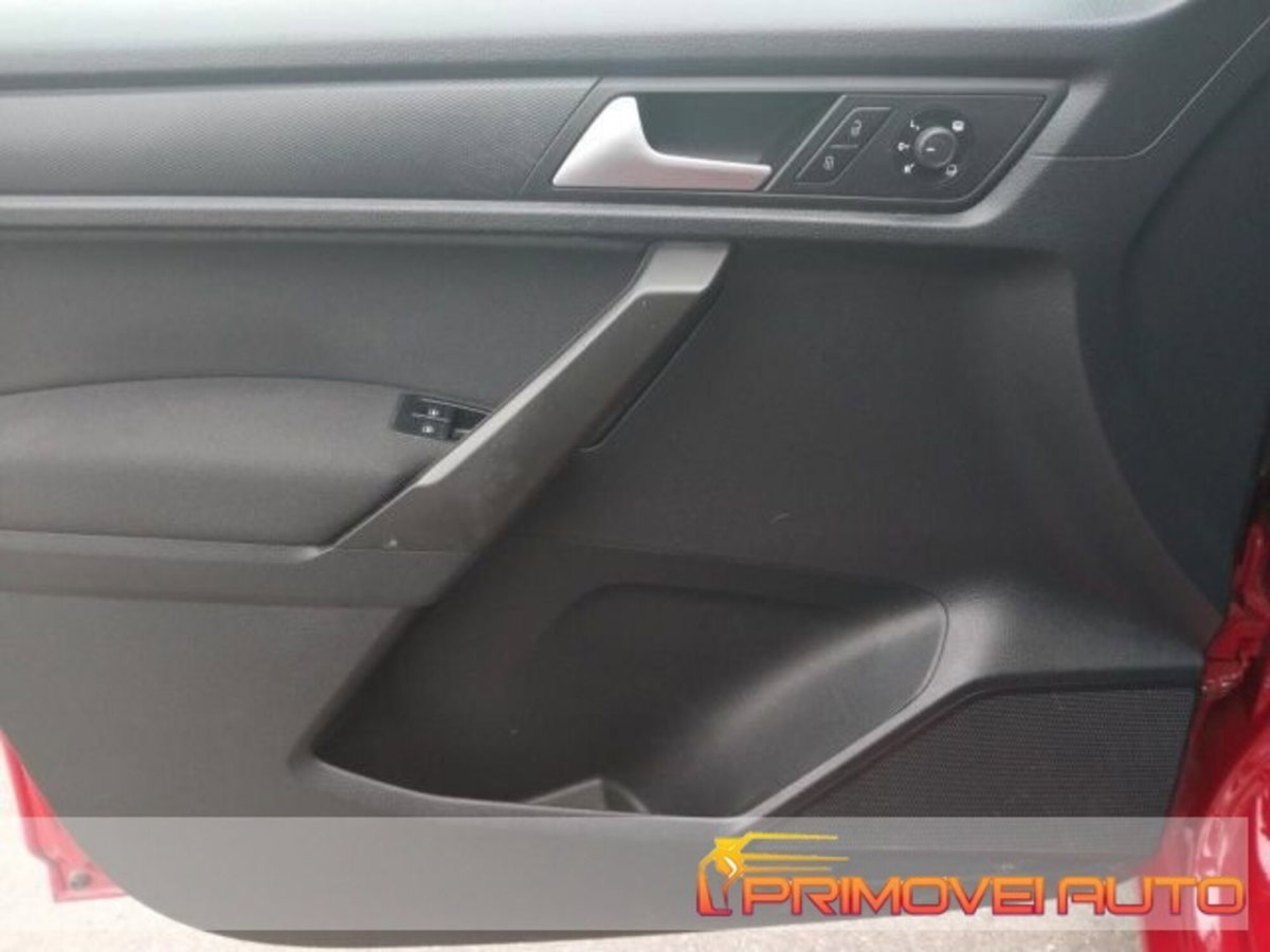 Volkswagen Caddy 1.4 TSI DSG Trendline Maxi (9)