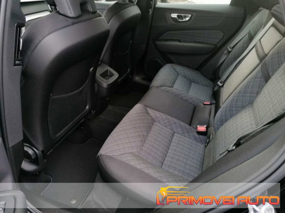 Volvo XC60 B4 automatico Core (3)
