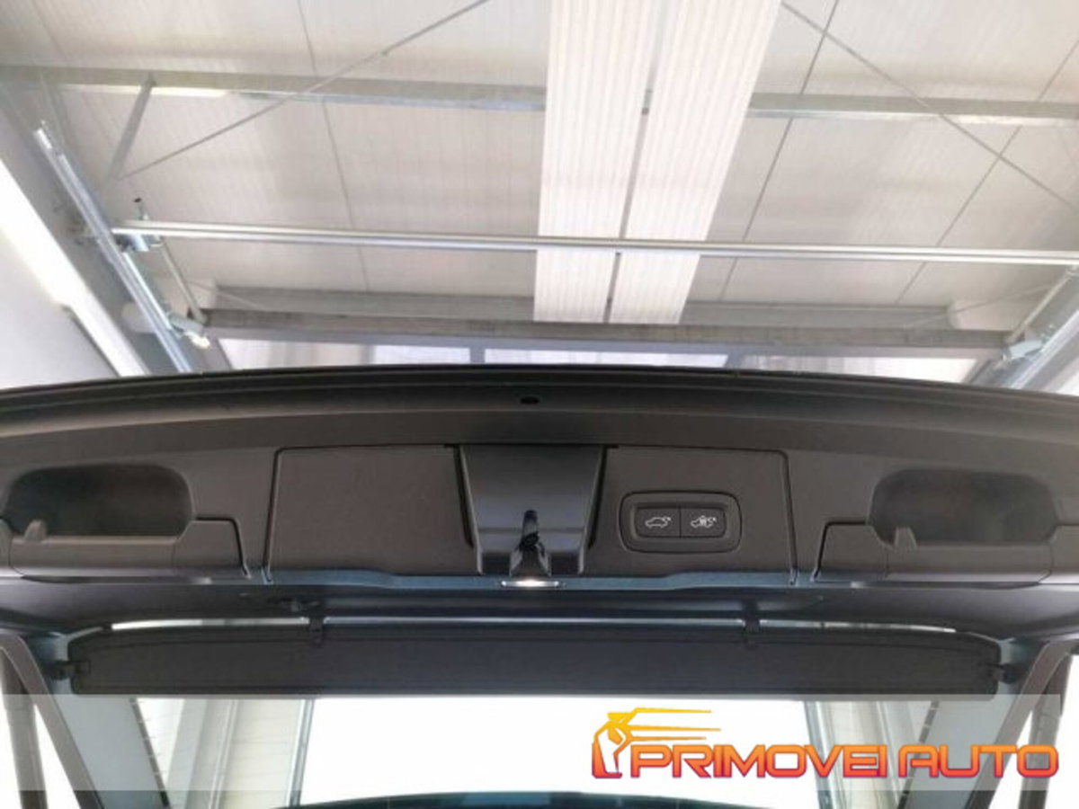 Volvo XC60 B4 automatico Core (8)