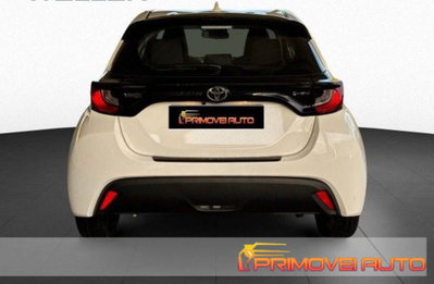 Toyota Yaris 1.5 5 porte Active (7)