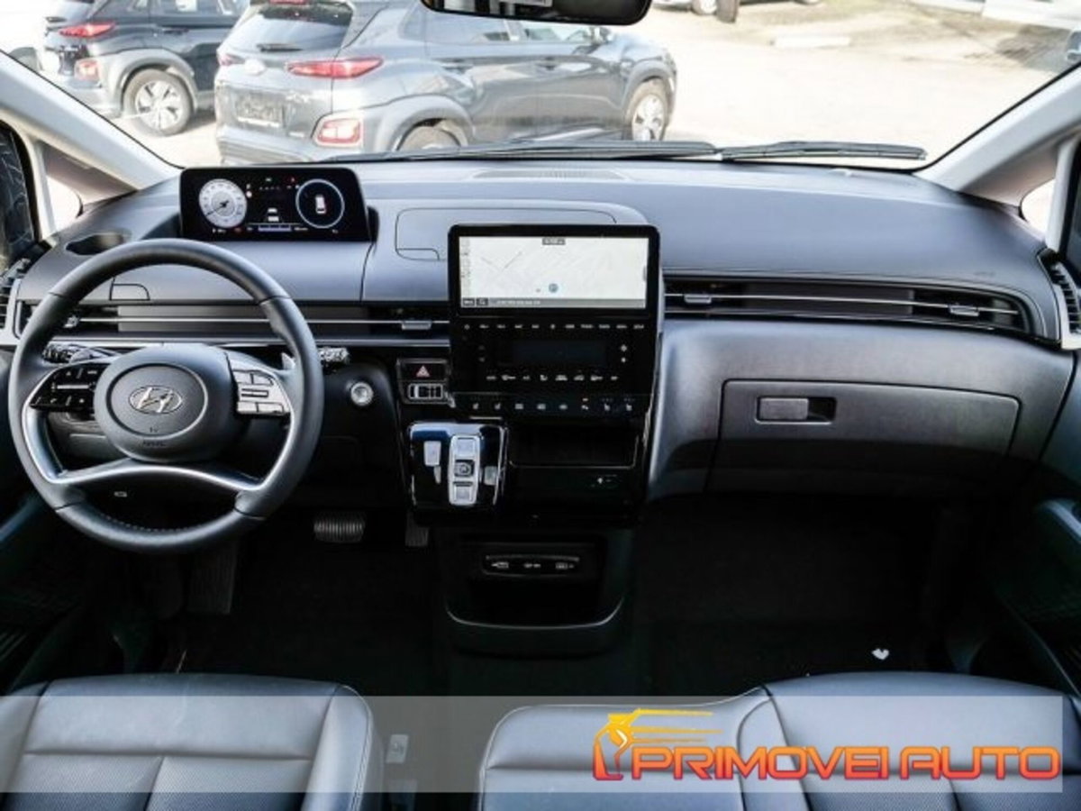 Hyundai Staria 2.2 awd auto (2)