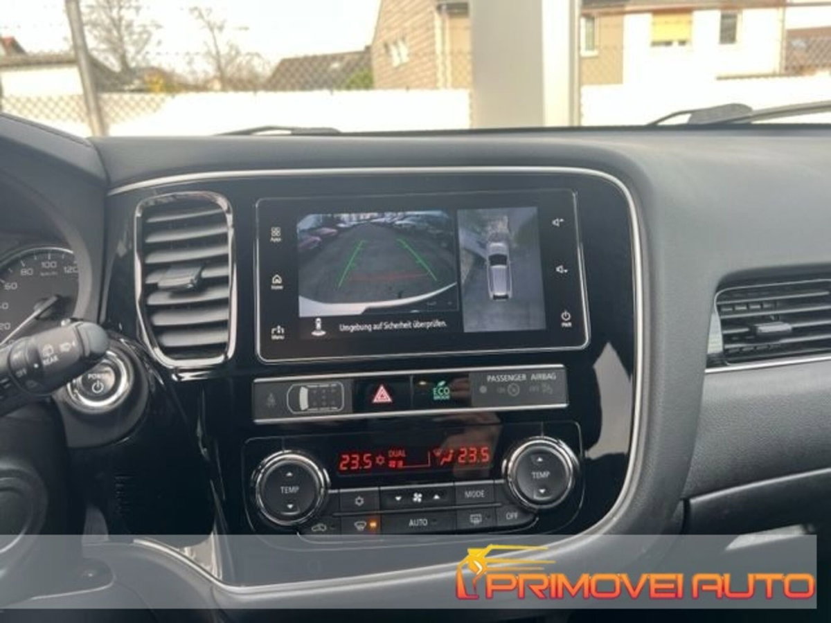 Mitsubishi Outlander 2.4 MIVEC 4WD PHEV Instyle SDA (3)