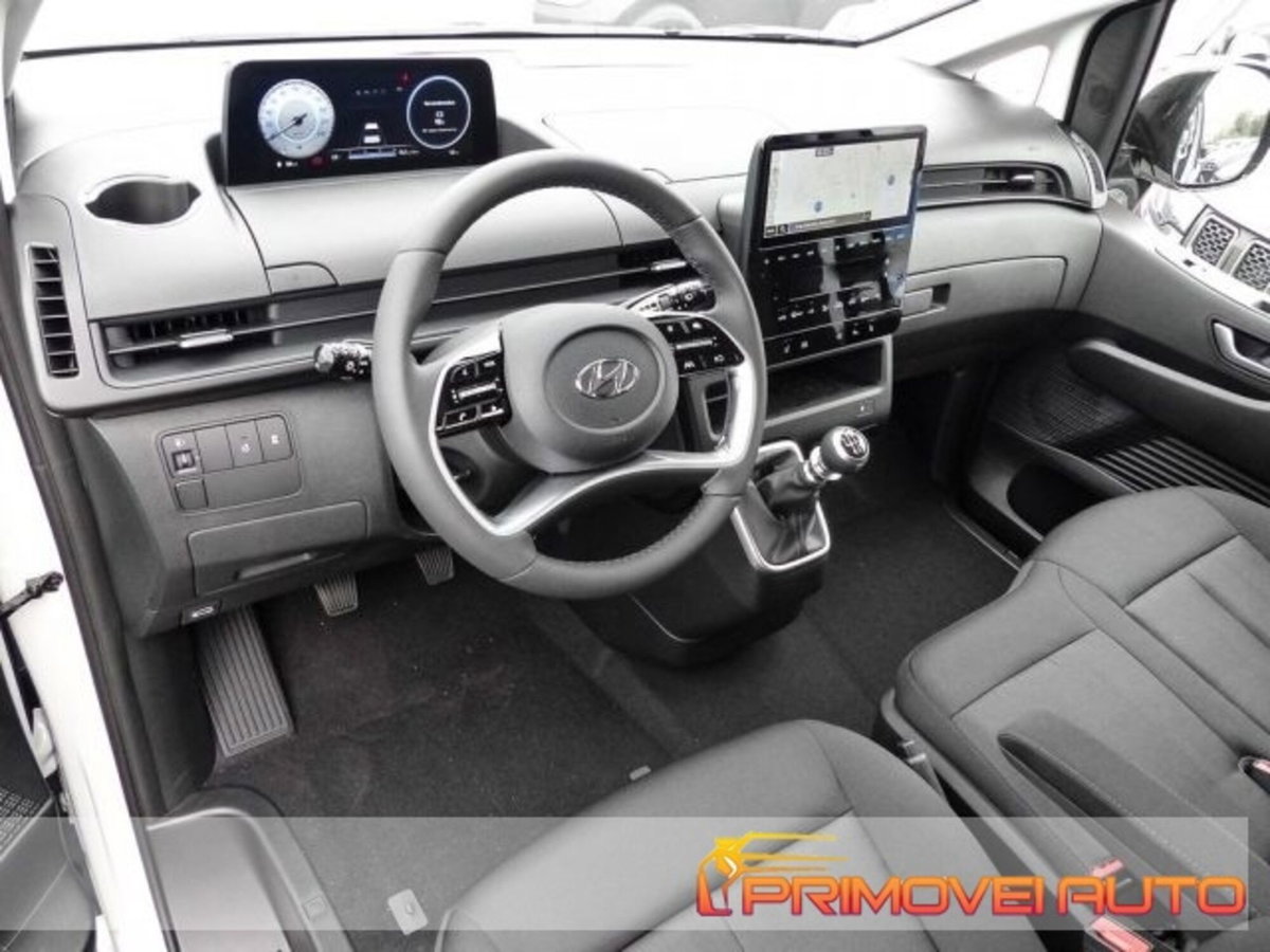 Hyundai Staria 2.2 2wd auto (2)
