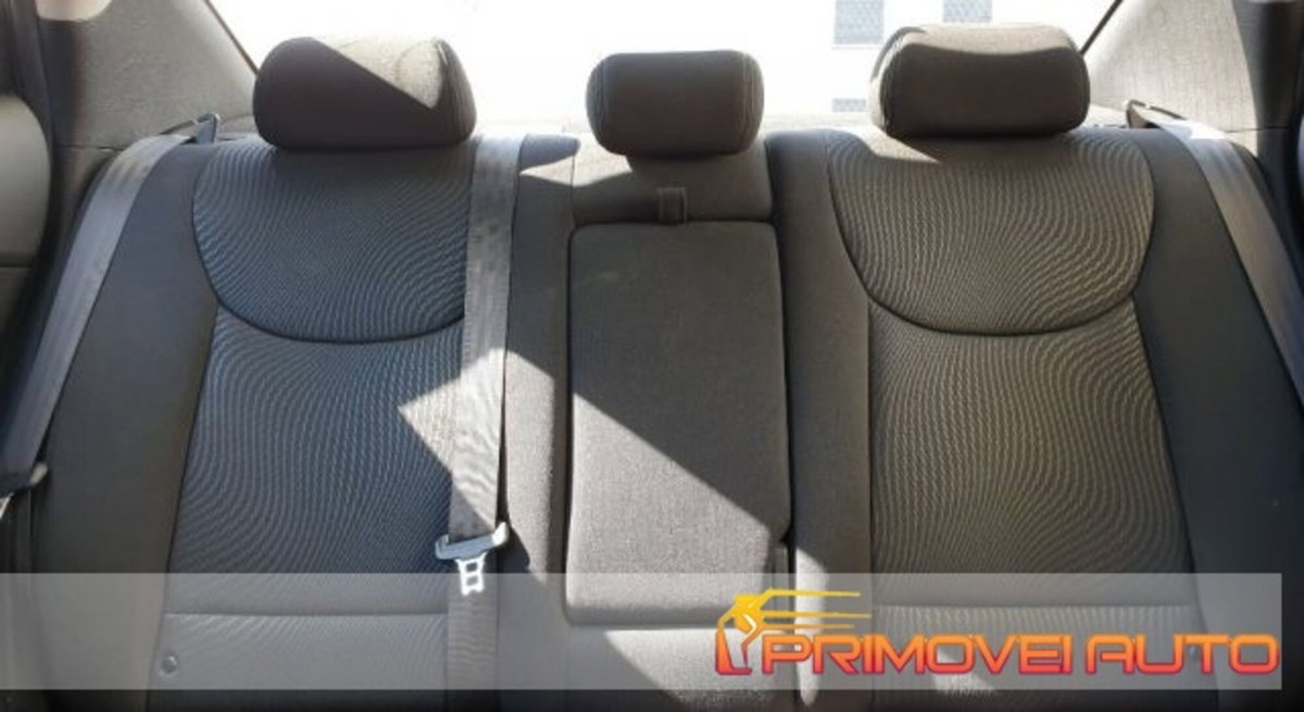 Hyundai Elantra 1.6i cat 4 porte GLS Premium (8)