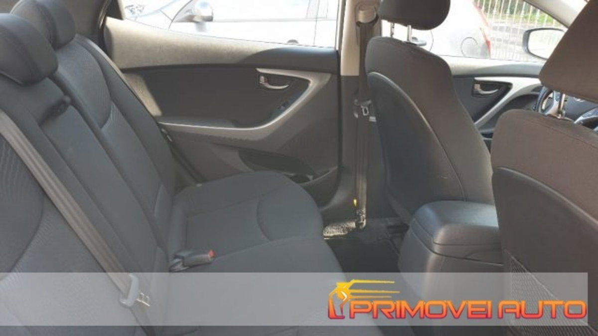 Hyundai Elantra 1.6i cat 4 porte GLS Premium (7)