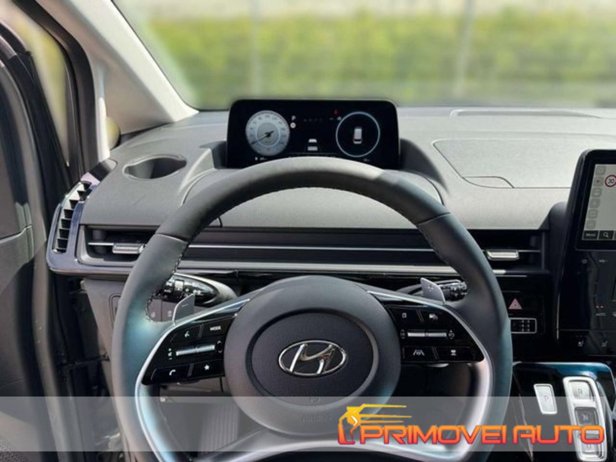 Hyundai Staria 2.2 2wd auto