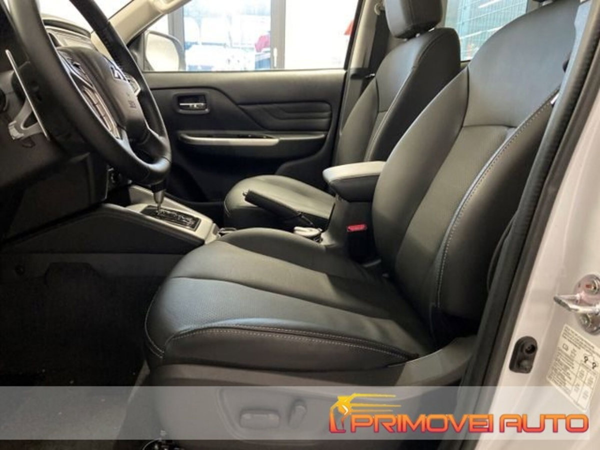 Mitsubishi L200 2.3 D Double Cab 4x4 Hurricane (2)