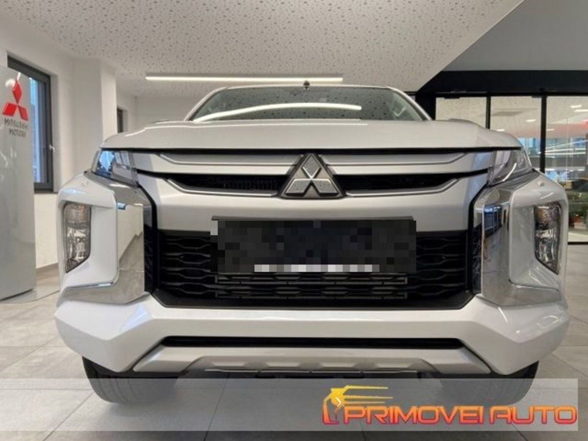 Mitsubishi L200 2.3 D Double Cab 4x4 Hurricane (4)