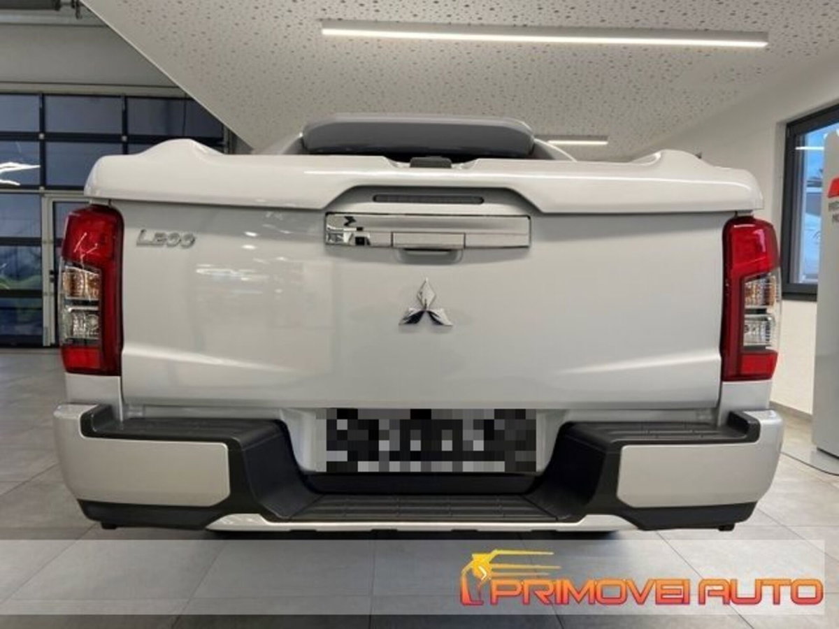 Mitsubishi L200 2.3 D Double Cab 4x4 Hurricane (5)